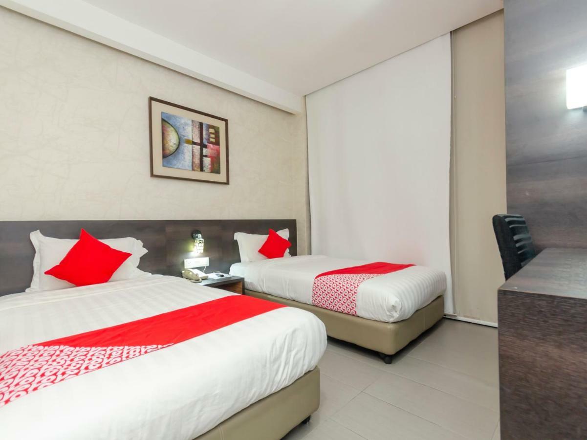 Oyo 1164 Hotel 906 Kota Laksamana Malacca Екстериор снимка